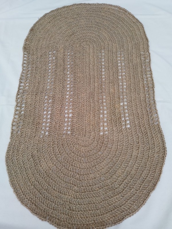 Alfombra oval tejida crochet en yute a