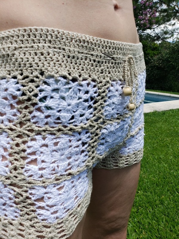 Short tejido a crochet