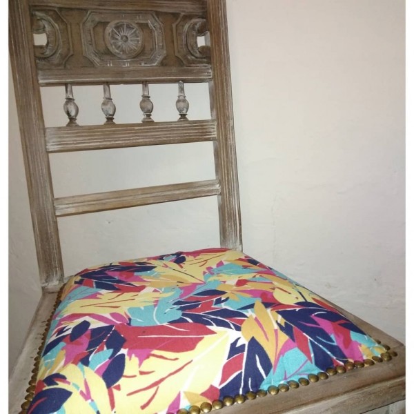 Silla (1) con asiento tapizado