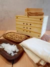 Prensa tofu artesanal con paño, insumos y guía de elaboración
