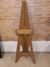 Atril porta cuadros de cartón