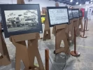 Atril porta cuadros de cartón