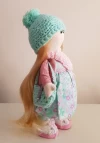 muñeca de tela estilo rusa.