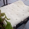 Manta con pelotitas